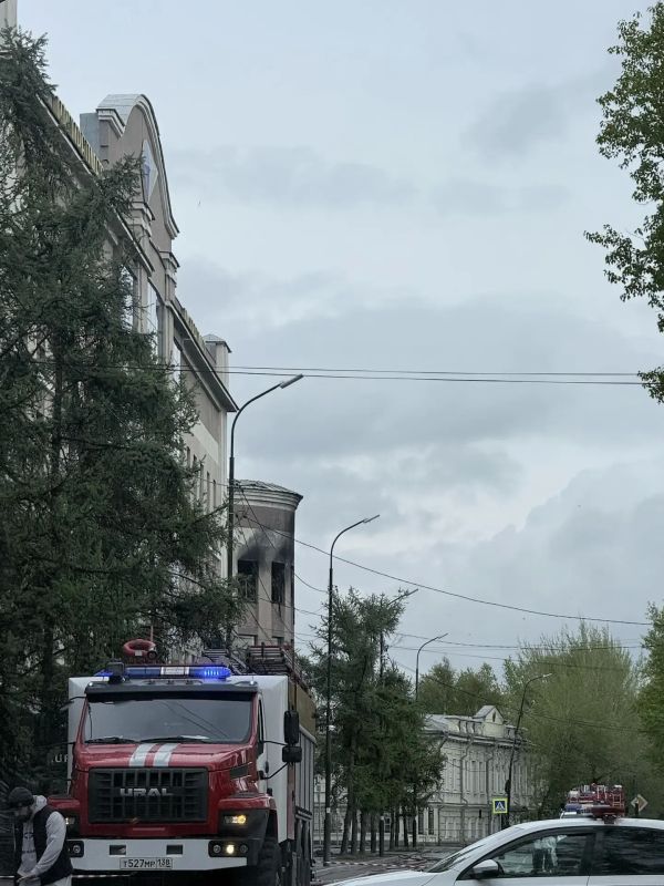 В МЧС озвучили причину пожара на Бульваре Гагарина