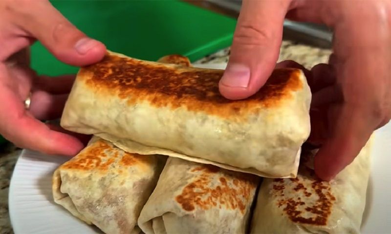 Энергия на завтрак: универсальный лаваш с начинкой