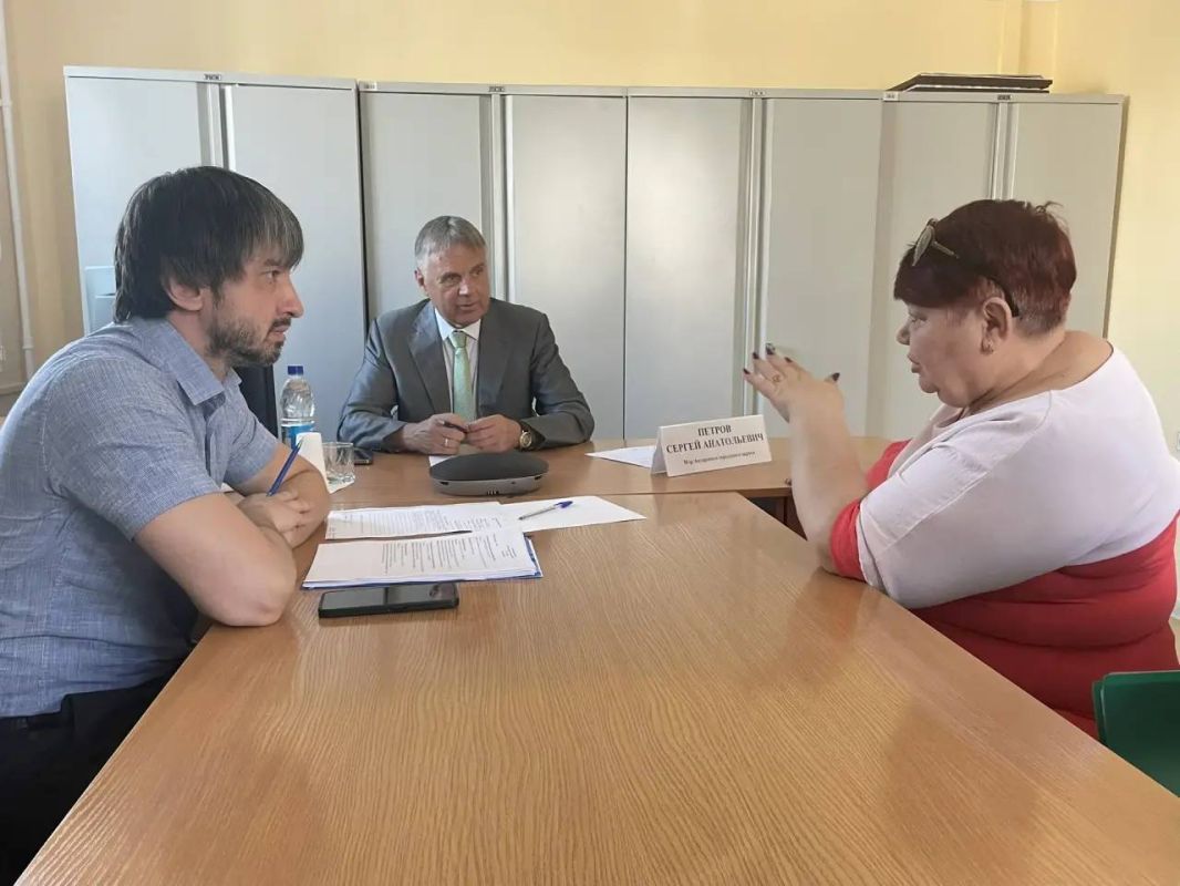 Сергей Петров: Провел прием по личным вопросам Сергей Петров: Провел прием по личным вопросам