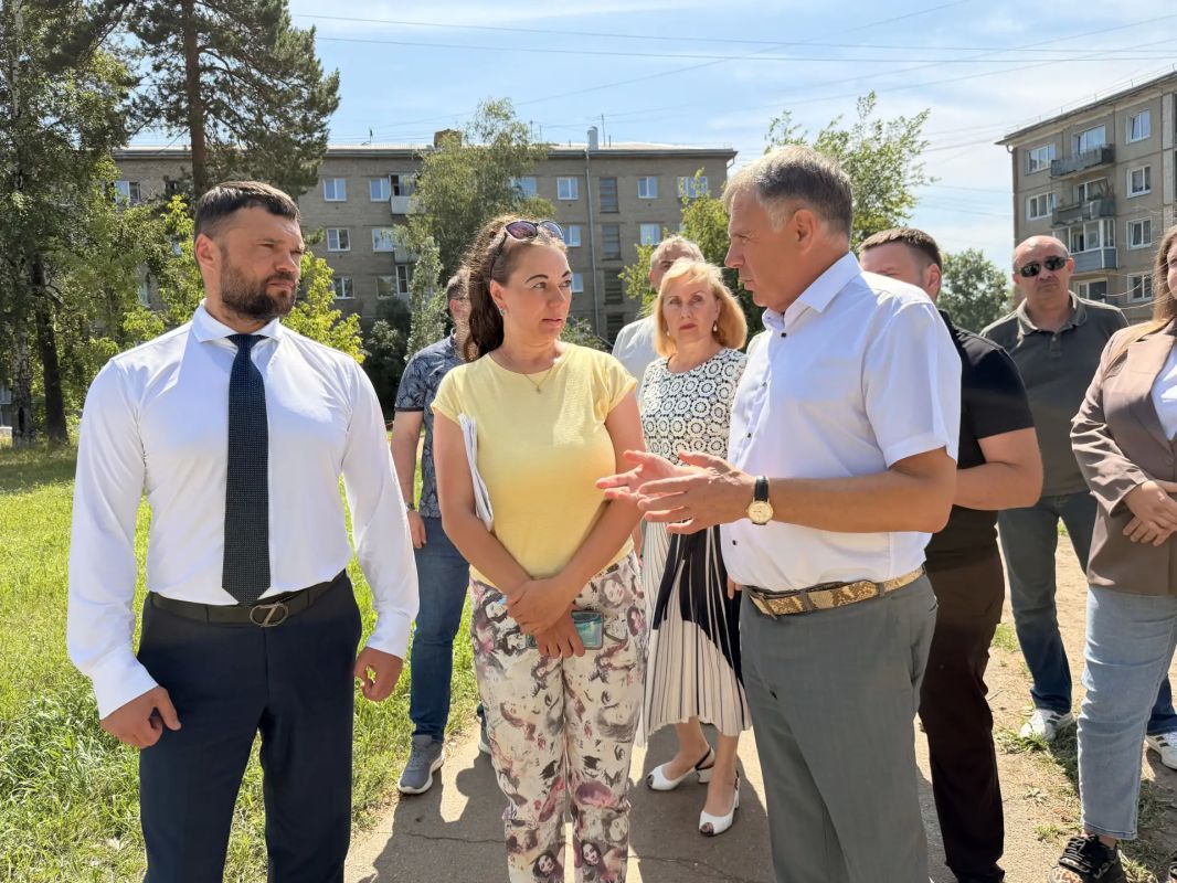 Руководители округа проверили ход работ по партийному проекту «Есть Решение» Руководители округа проверили ход работ по партийному проекту «Есть Решение»