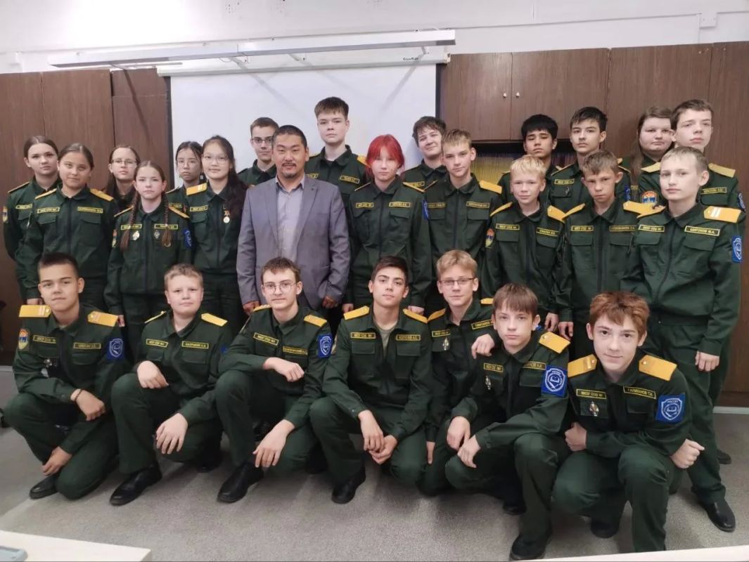 Александр Пак возглавил штаб «Юнармии» в Иркутской области Александр Пак возглавил штаб «Юнармии» в Иркутской области