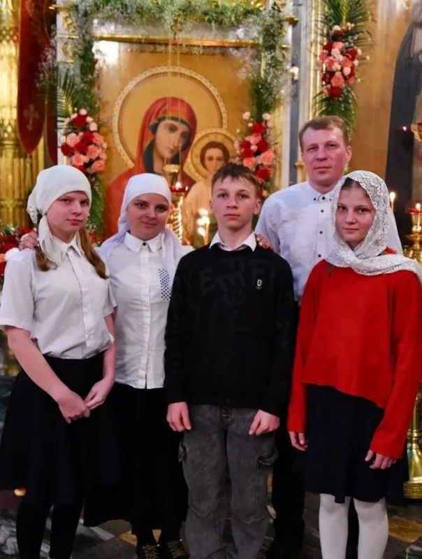 Жители Приангарья Михаил и Дарья Поповы и их дети поборются за звание лучшей сельской семьи на конкурсе «Семья года» Жители Приангарья Михаил и Дарья Поповы и их дети поборются за звание лучшей сельской семьи на конкурсе «Семья года»
