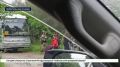 Автобус с детьми застрял сегодня на дороге в районе деревни Бурдаковки