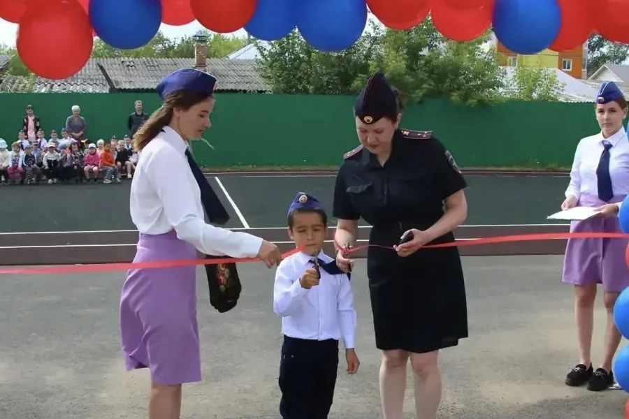 В Чунском округе на территории детского сада открылась первая учебноигровая площадка по ПДД — она поможет детям с ранних лет освоить правила безопасного поведения на дороге В Чунском округе на территории детского сада открылась первая учебноигровая площадка по ПДД — она поможет детям с ранних лет освоить правила безопасного поведения на дороге