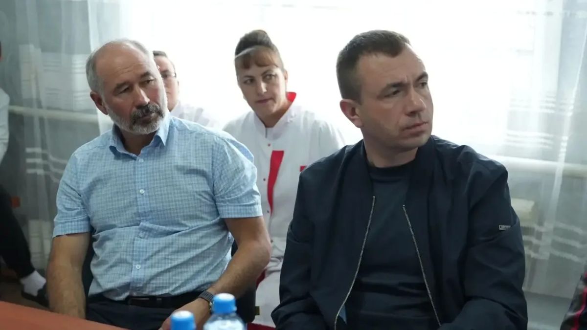 Председатель Заксобрания Александр Ведерников вместе с депутатами находится в рабочей поездке в Балаганском и Усть-Удинском муниципальных округах, также парламентарии планируют посетить Братский район Председатель Заксобрания Александр Ведерников вместе с депутатами находится в рабочей поездке в Балаганском и Усть-Удинском муниципальных округах, также парламентарии планируют посетить Братский район