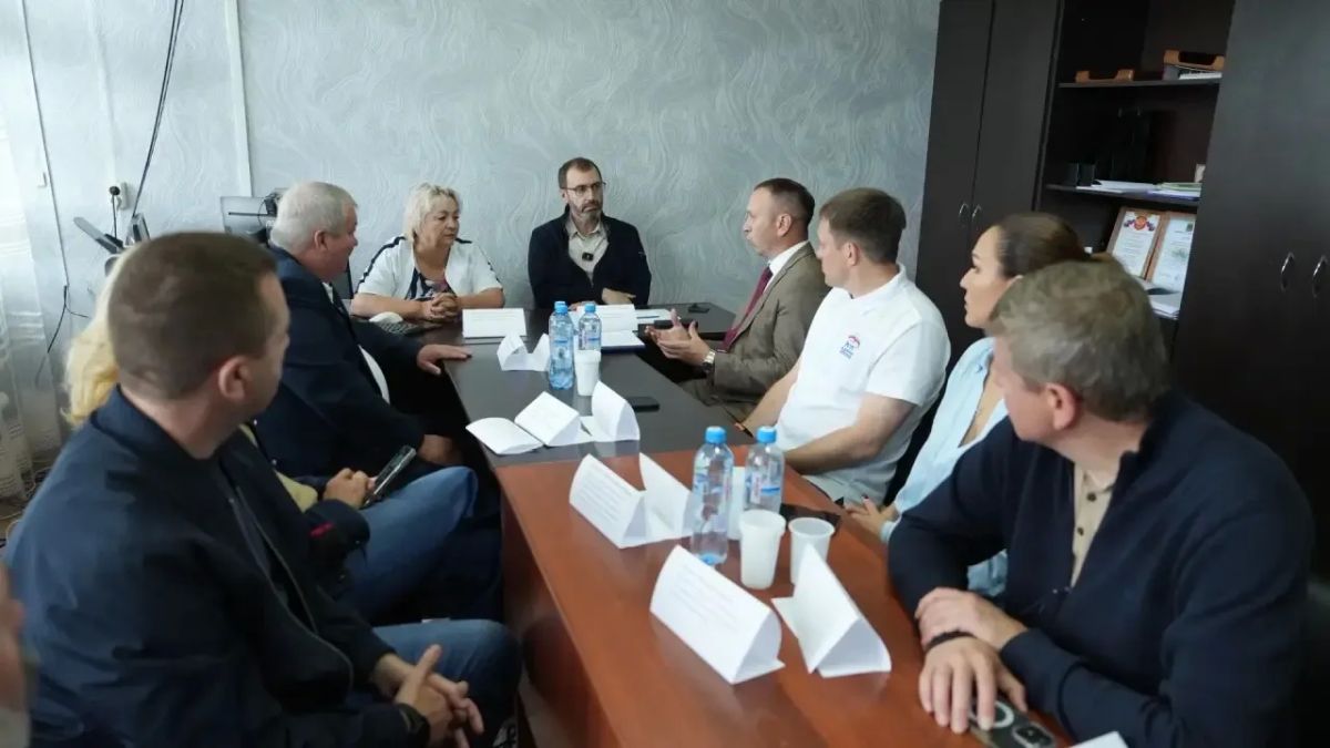 Председатель Заксобрания Александр Ведерников вместе с депутатами находится в рабочей поездке в Балаганском и Усть-Удинском муниципальных округах, также парламентарии планируют посетить Братский район Председатель Заксобрания Александр Ведерников вместе с депутатами находится в рабочей поездке в Балаганском и Усть-Удинском муниципальных округах, также парламентарии планируют посетить Братский район
