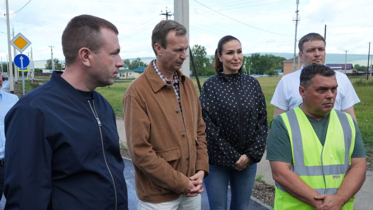 В Балаганском и Усть-Удинском округах продолжается обновление дорожной инфраструктуры В Балаганском и Усть-Удинском округах продолжается обновление дорожной инфраструктуры