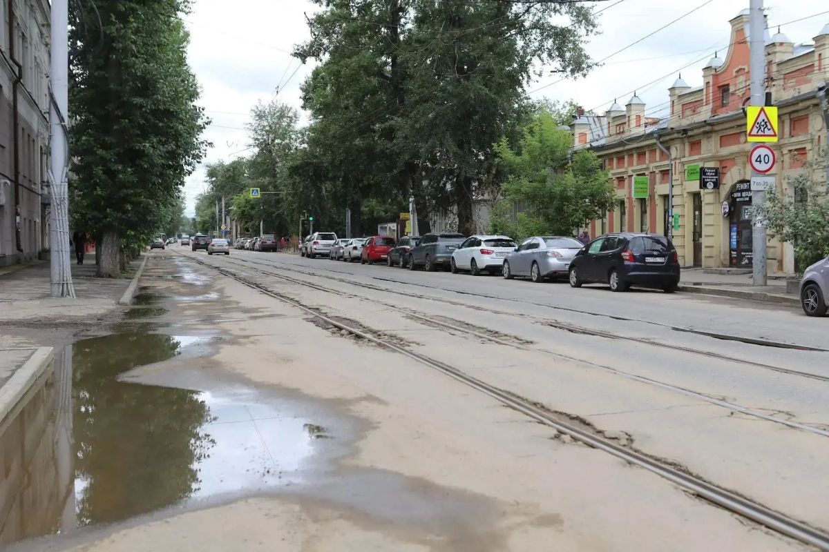 Мэр Руслан Болотов проверил выполнение работ по содержанию центральных улиц Иркутска Мэр Руслан Болотов проверил выполнение работ по содержанию центральных улиц Иркутска