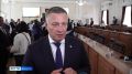 Вручили ленты выпускников, именные часы и благодарственные письма от губернатора Игоря Кобзева