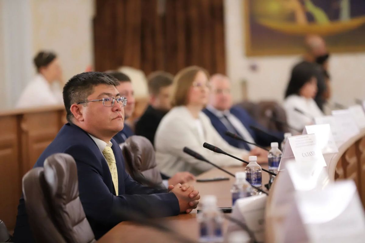 Руслан Болотов: Год назад в нашем регионе стартовала программа для участников СВО «Герои Приангарья» – часть большого федерального проекта «Время Героев», инициированного Президентом страны Владимиром Путиным Руслан Болотов: Год назад в нашем регионе стартовала программа для участников СВО «Герои Приангарья» – часть большого федерального проекта «Время Героев», инициированного Президентом страны Владимиром Путиным
