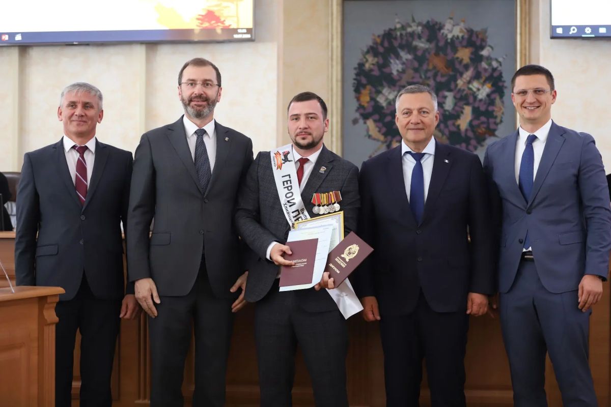 Руслан Болотов: Год назад в нашем регионе стартовала программа для участников СВО «Герои Приангарья» – часть большого федерального проекта «Время Героев», инициированного Президентом страны Владимиром Путиным Руслан Болотов: Год назад в нашем регионе стартовала программа для участников СВО «Герои Приангарья» – часть большого федерального проекта «Время Героев», инициированного Президентом страны Владимиром Путиным
