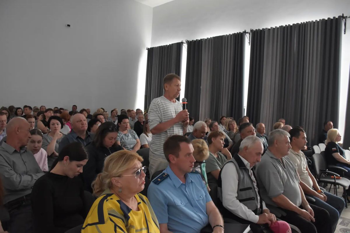 Взлетно-посадочную полосу аэродрома Киренска планируют начать ремонтировать на следующей неделе Взлетно-посадочную полосу аэродрома Киренска планируют начать ремонтировать на следующей неделе