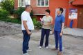Депутат Думы Иркутска Владимир Мунханов с заместителем председателя комитета по управлению Октябрьским округом Ольгой Кожевниковой проконтролировали ход работ по благоустройству, которые ведутся в избирательном округе № 16....