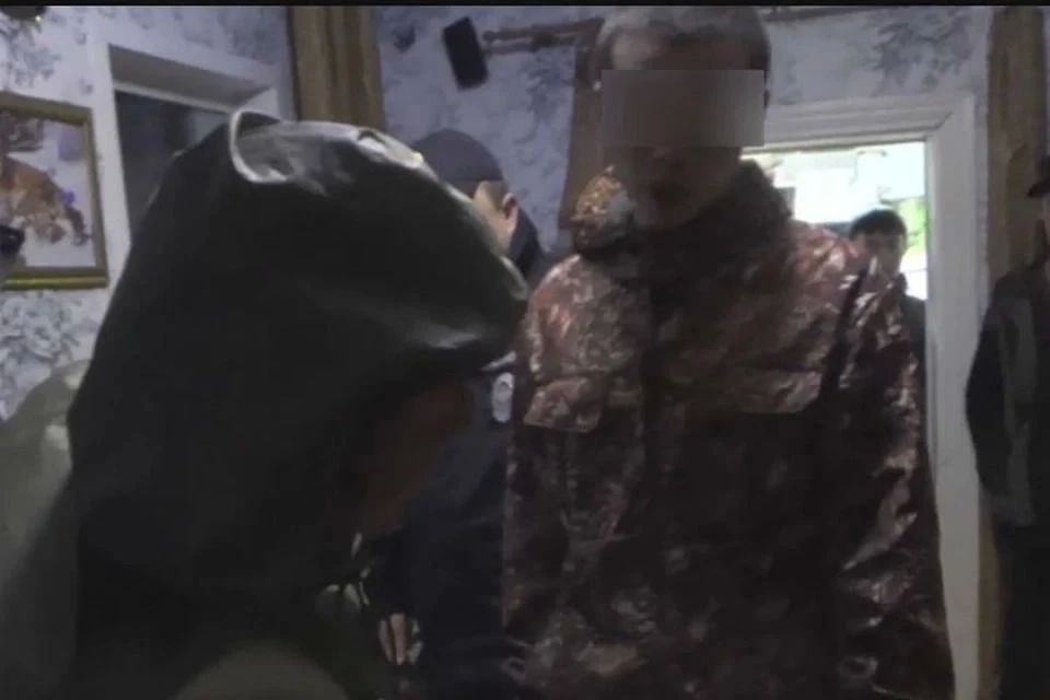 «А убей заодно мою бывшую жену»: увидев одно фото в соцсетях, ревнивец устроил кровавую баню