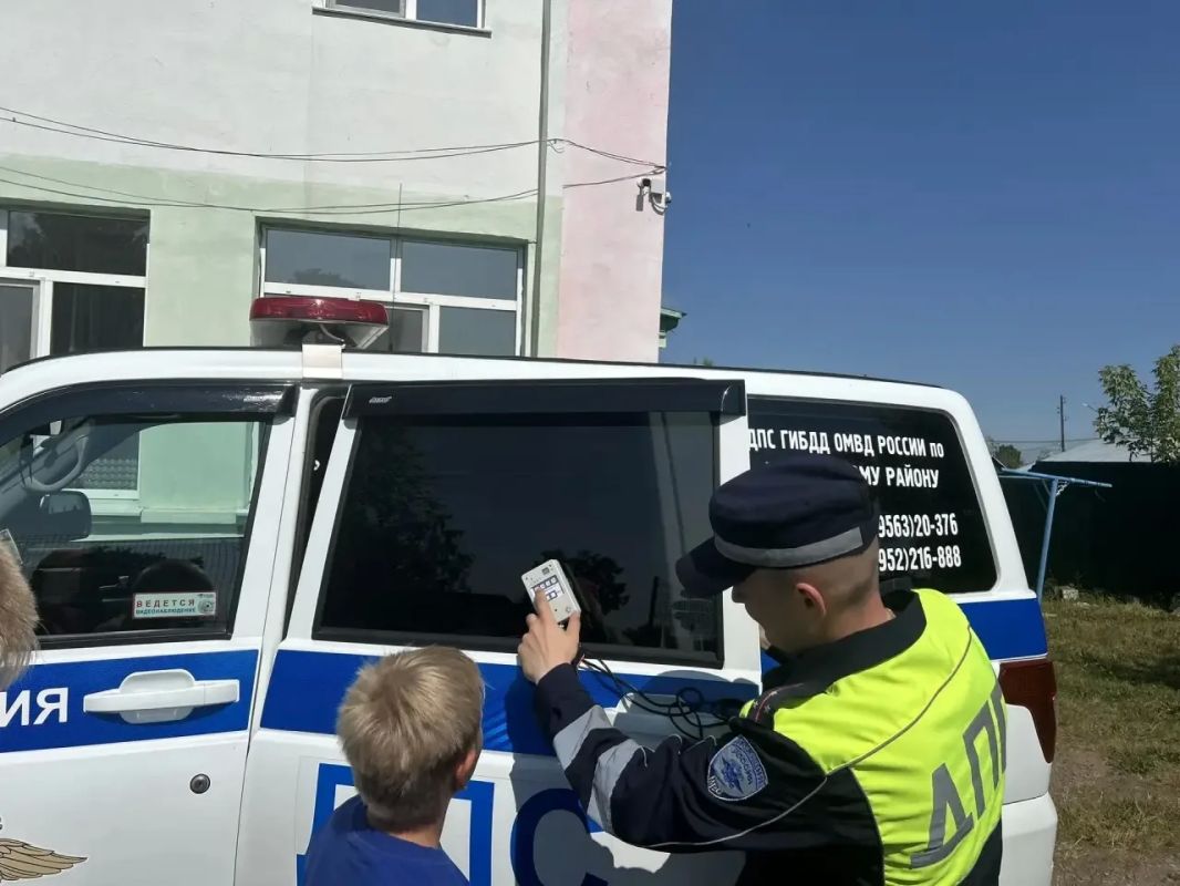В Тайшете на базе центра помощи семье и детям прошел день безопасности дорожного движения В Тайшете на базе центра помощи семье и детям прошел день безопасности дорожного движения