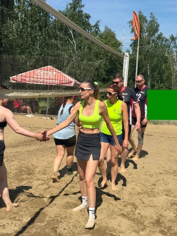 В Иркутске определили сильнейших в пляжном волейболе В Иркутске определили сильнейших в пляжном волейболе