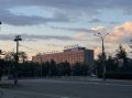 Ночная жизнь Иркутска: гостиница «Ангара» в объективе