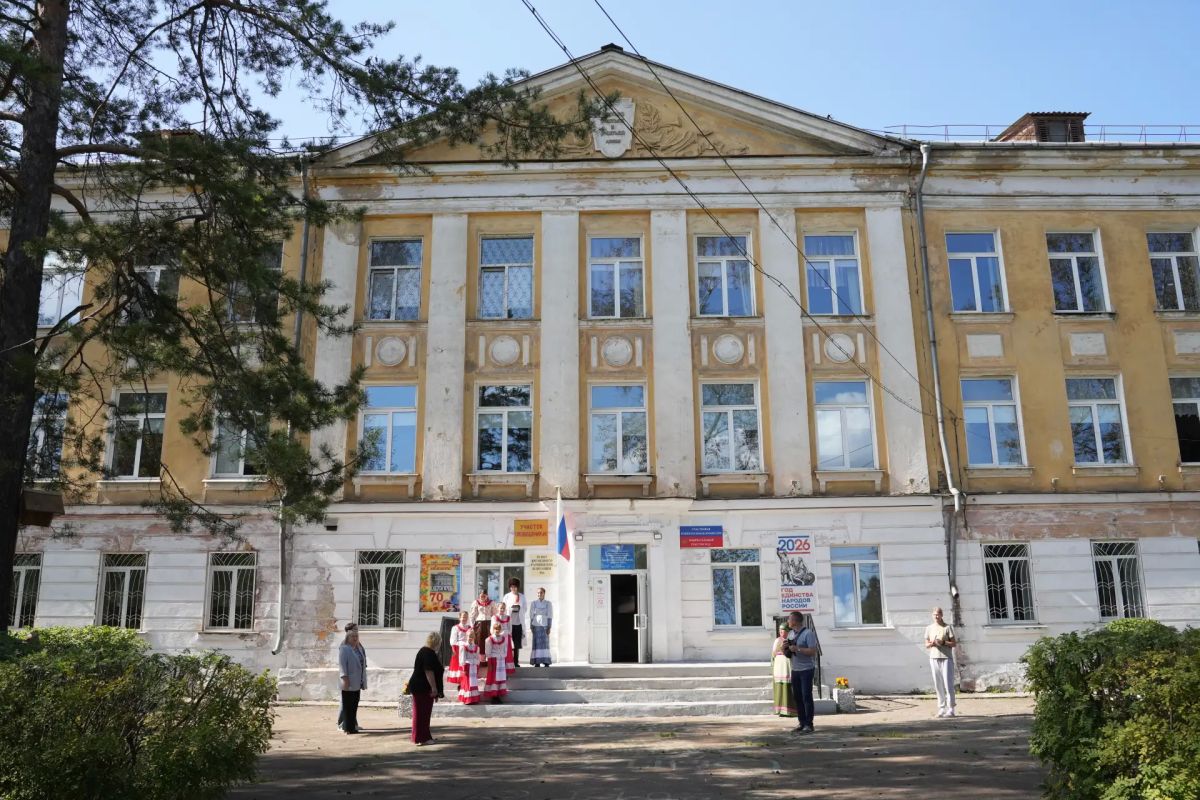 Губернатор Иркутской области Игорь Кобзев проверил готовность к новому учебному году объектов образования в Ангарске Губернатор Иркутской области Игорь Кобзев проверил готовность к новому учебному году объектов образования в Ангарске