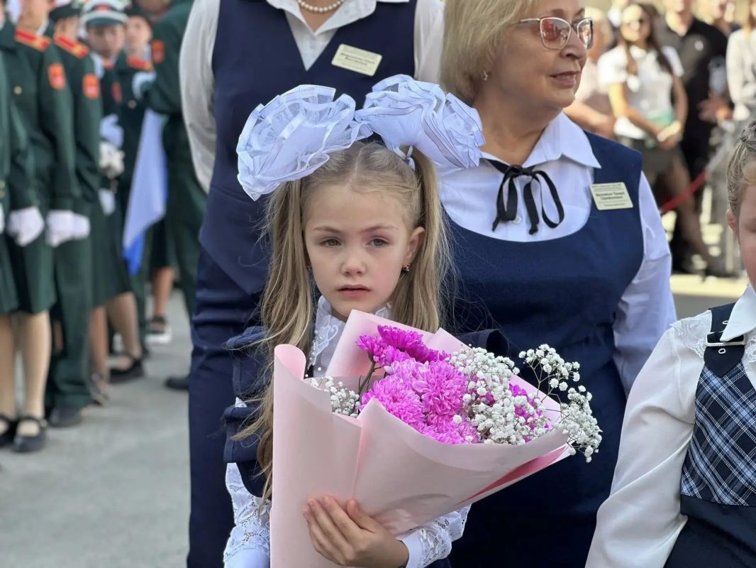 Первый раз — в первый класс! Первый раз — в первый класс!