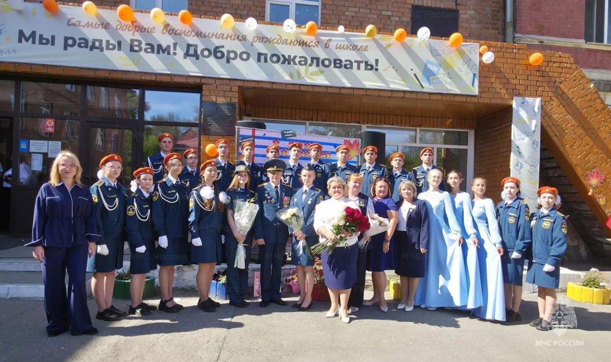 Новый учебный год - с важными встречами, наградами и примерами мужества Новый учебный год - с важными встречами, наградами и примерами мужества