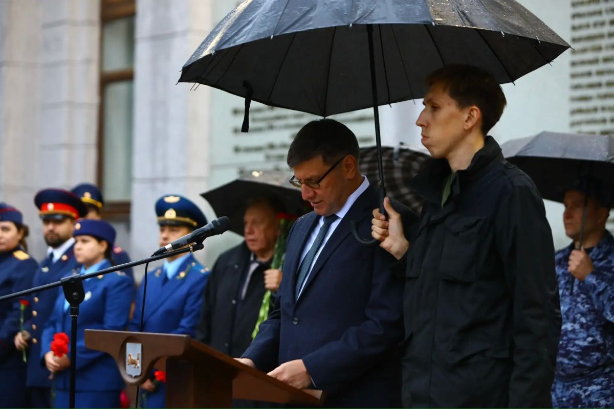 Руслан Болотов: Сегодня, 3 сентября, с болью вспоминаем жертв теракта в североосетинском Беслане и всех погибших в трагедиях, связанных с терроризмом Руслан Болотов: Сегодня, 3 сентября, с болью вспоминаем жертв теракта в североосетинском Беслане и всех погибших в трагедиях, связанных с терроризмом