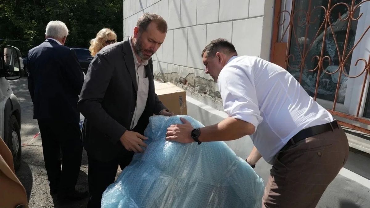 Депутаты ЗС продолжают помогать бойцам СВО и жителям освобождённых территорий Депутаты ЗС продолжают помогать бойцам СВО и жителям освобождённых территорий