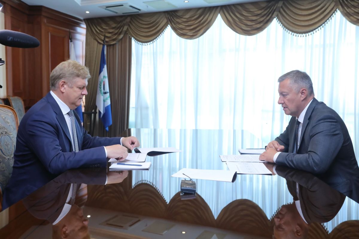 Полпред Президента РФ в СФО и Губернатор Иркутской области обсудили вопросы развития Приангарья и посетили ряд социальных объектов Полпред Президента РФ в СФО и Губернатор Иркутской области обсудили вопросы развития Приангарья и посетили ряд социальных объектов