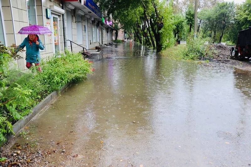 В Ново-Ленино после ливня подтопило дома В Ново-Ленино после ливня подтопило дома