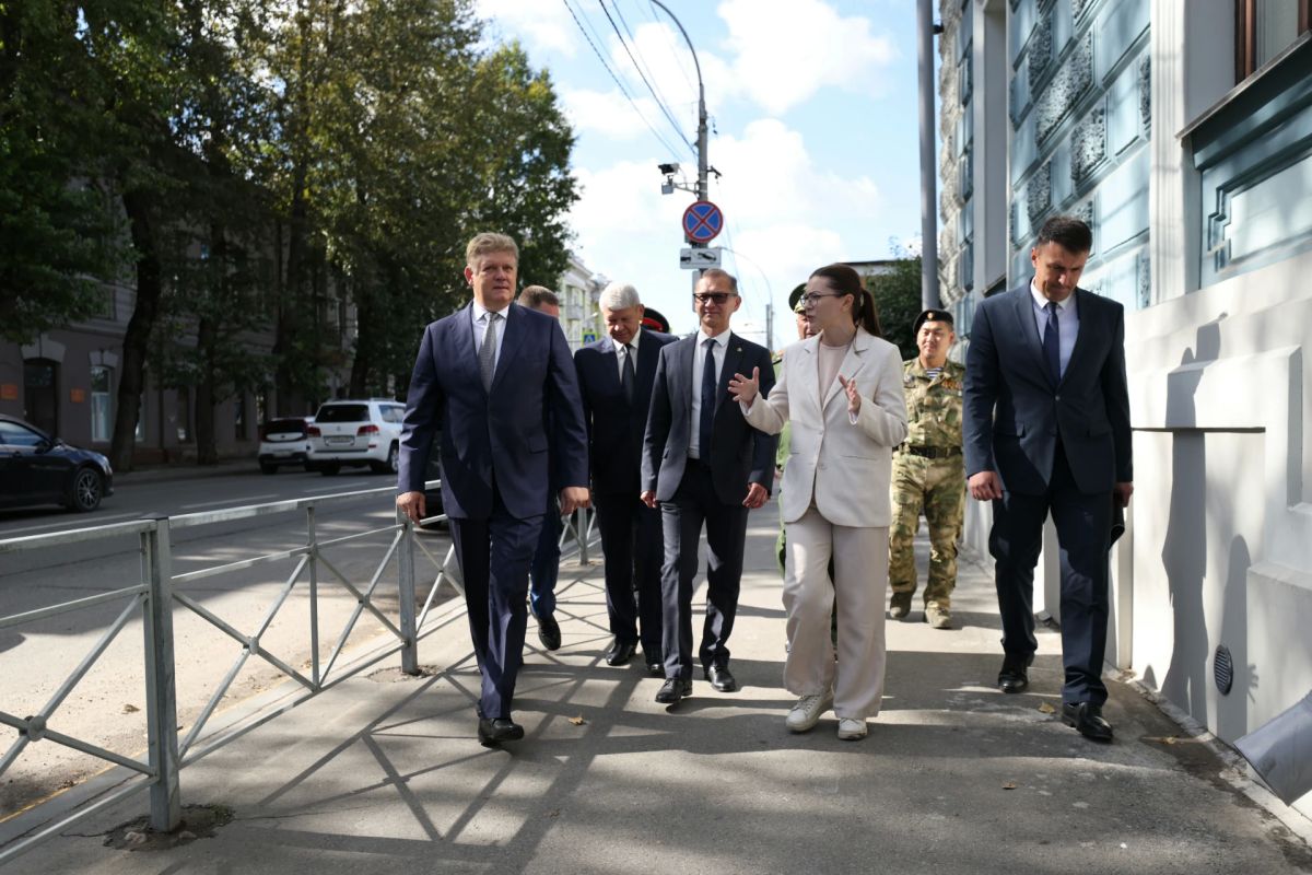 Полпред Президента РФ в СФО и Губернатор Иркутской области обсудили вопросы развития Приангарья и посетили ряд социальных объектов