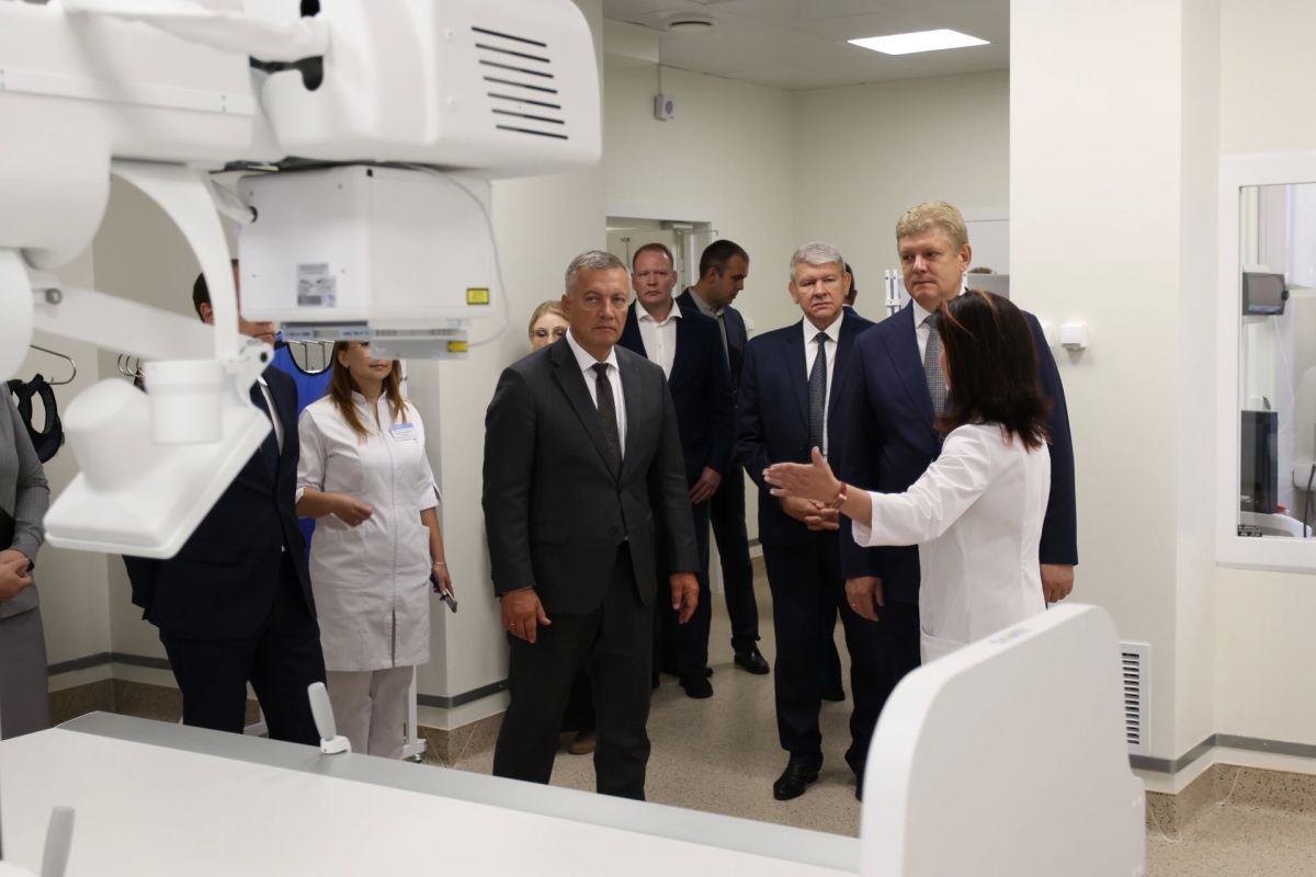 Полпред Президента РФ в СФО и Губернатор Иркутской области обсудили вопросы развития Приангарья и посетили ряд социальных объектов Полпред Президента РФ в СФО и Губернатор Иркутской области обсудили вопросы развития Приангарья и посетили ряд социальных объектов