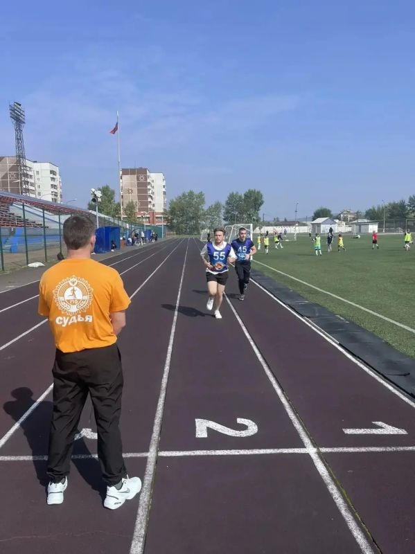 В День знаний на торжественных линейках состоялись церемонии вручения знаков отличия Всероссийского физкультурно-спортивного комплекса «Готов к труду и обороне» в школах Тулуна, Нижнеилимского округа, Зиминского района и... В День знаний на торжественных линейках состоялись церемонии вручения знаков отличия Всероссийского физкультурно-спортивного комплекса «Готов к труду и обороне» в школах Тулуна, Нижнеилимского округа, Зиминского района и...