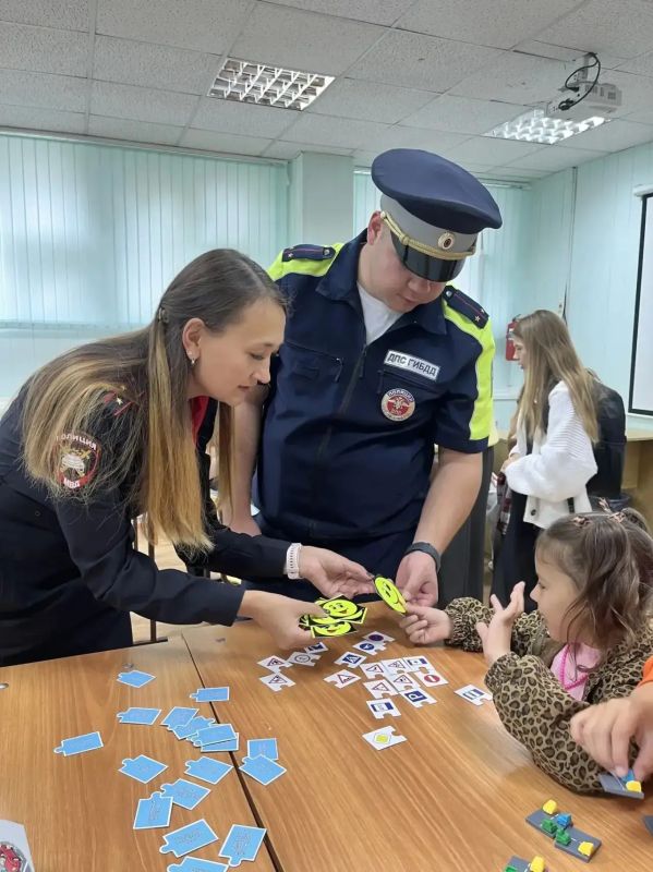 В Усть-Илимске сотрудники Госавтоинспекции провели для школьников игру «Безопасность – это важно!» В Усть-Илимске сотрудники Госавтоинспекции провели для школьников игру «Безопасность – это важно!»