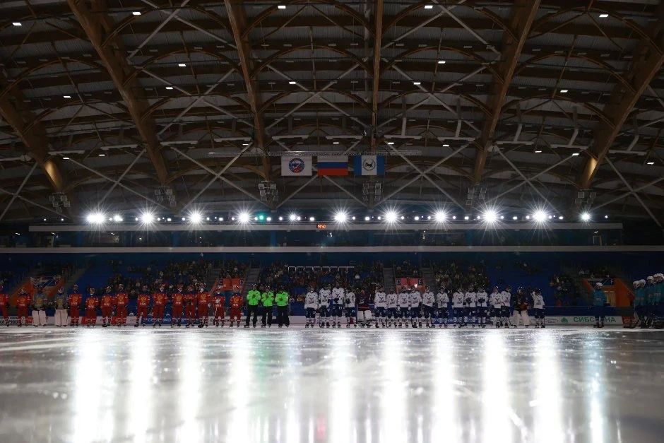 3 сентября 2026 года в Ледовом дворце «Байкал» состоялось торжественное открытие фестиваля русского хоккея «Единство нации», в котором принимают участие 120 лучших спортсменов страны 3 сентября 2026 года в Ледовом дворце «Байкал» состоялось торжественное открытие фестиваля русского хоккея «Единство нации», в котором принимают участие 120 лучших спортсменов страны
