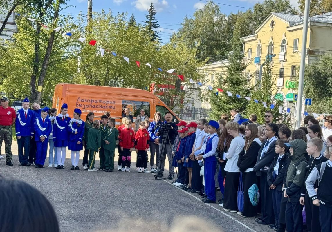 В Иркутске сотрудники Госавтоинспекции приняли участие в открытии велогородка для детей В Иркутске сотрудники Госавтоинспекции приняли участие в открытии велогородка для детей