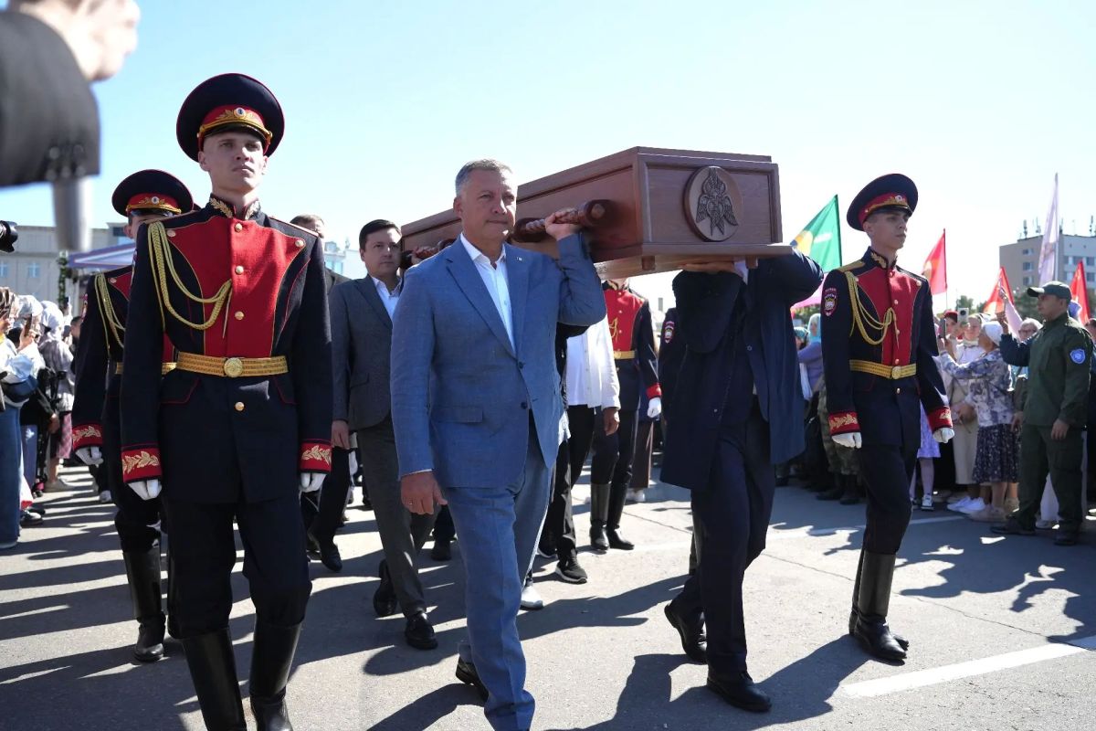В Иркутске торжественно открылись Дни русской духовности и культуры «Сияние России» В Иркутске торжественно открылись Дни русской духовности и культуры «Сияние России»