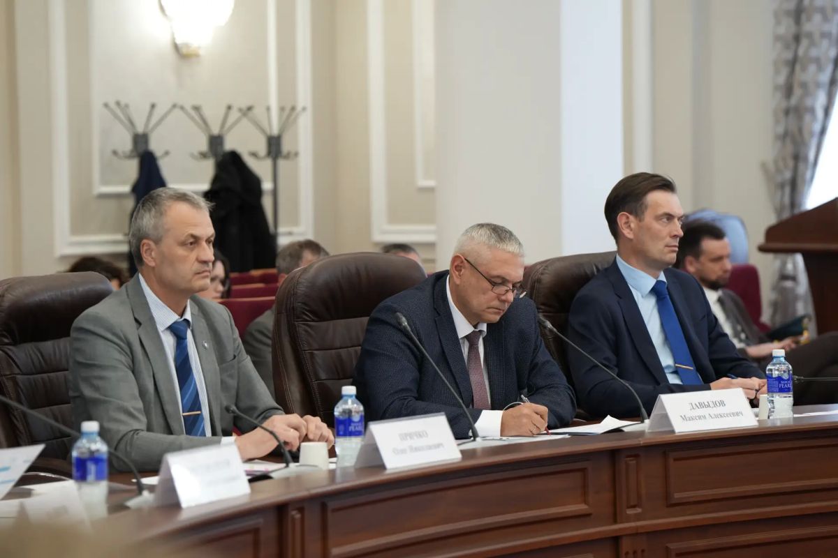 Полпред Президента в СФО Анатолий Серышев и Губернатор Иркутской области Игорь Кобзев обсудили подготовку региона к отопительному периоду Полпред Президента в СФО Анатолий Серышев и Губернатор Иркутской области Игорь Кобзев обсудили подготовку региона к отопительному периоду