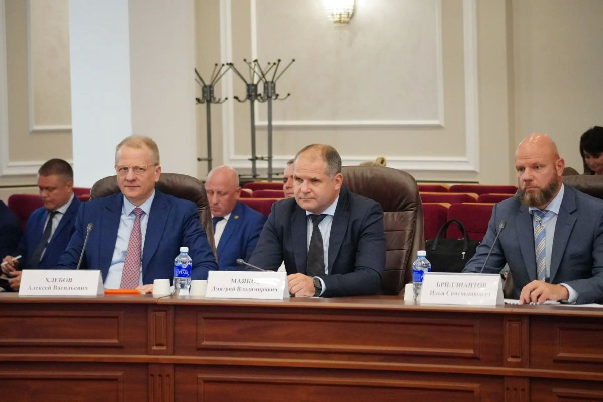 Александр Ведерников принял участие в совещании по подготовке Приангарья к отопительному периоду Александр Ведерников принял участие в совещании по подготовке Приангарья к отопительному периоду