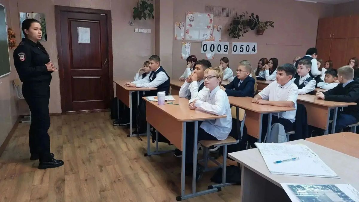 В школах Иркутска прошли мероприятия ко Дню солидарности в борьбе с терроризмом В школах Иркутска прошли мероприятия ко Дню солидарности в борьбе с терроризмом