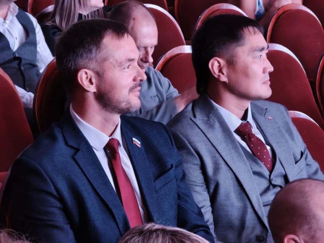 Специалисты Ангарского завода полимеров отметили день работника нефтяной и газовой промышленности Специалисты Ангарского завода полимеров отметили день работника нефтяной и газовой промышленности