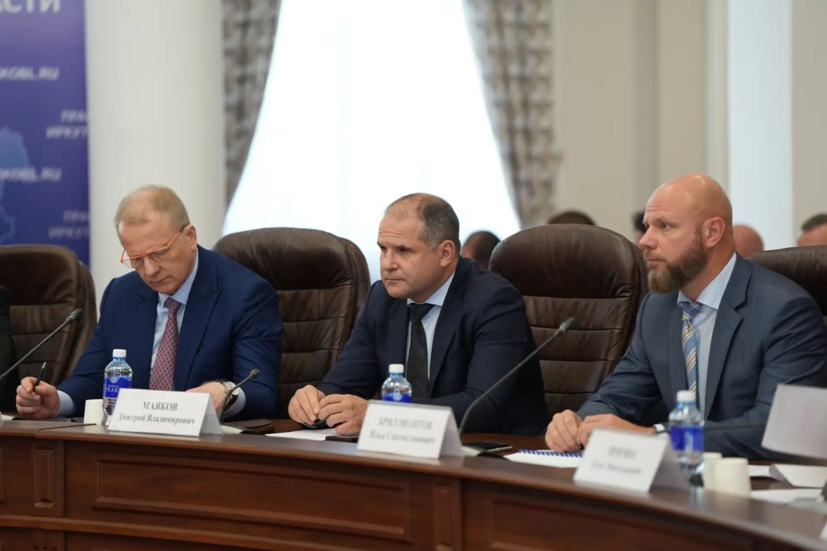 Полпред Президента в СФО Анатолий Серышев и Губернатор Иркутской области Игорь Кобзев обсудили подготовку региона к отопительному периоду Полпред Президента в СФО Анатолий Серышев и Губернатор Иркутской области Игорь Кобзев обсудили подготовку региона к отопительному периоду