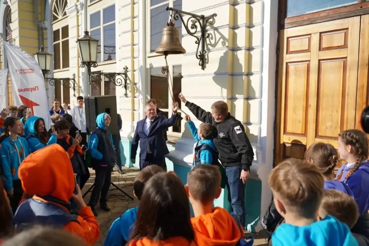 В Приангарье встретили поезд с победителями седьмого сезона «Большой перемены» В Приангарье встретили поезд с победителями седьмого сезона «Большой перемены»