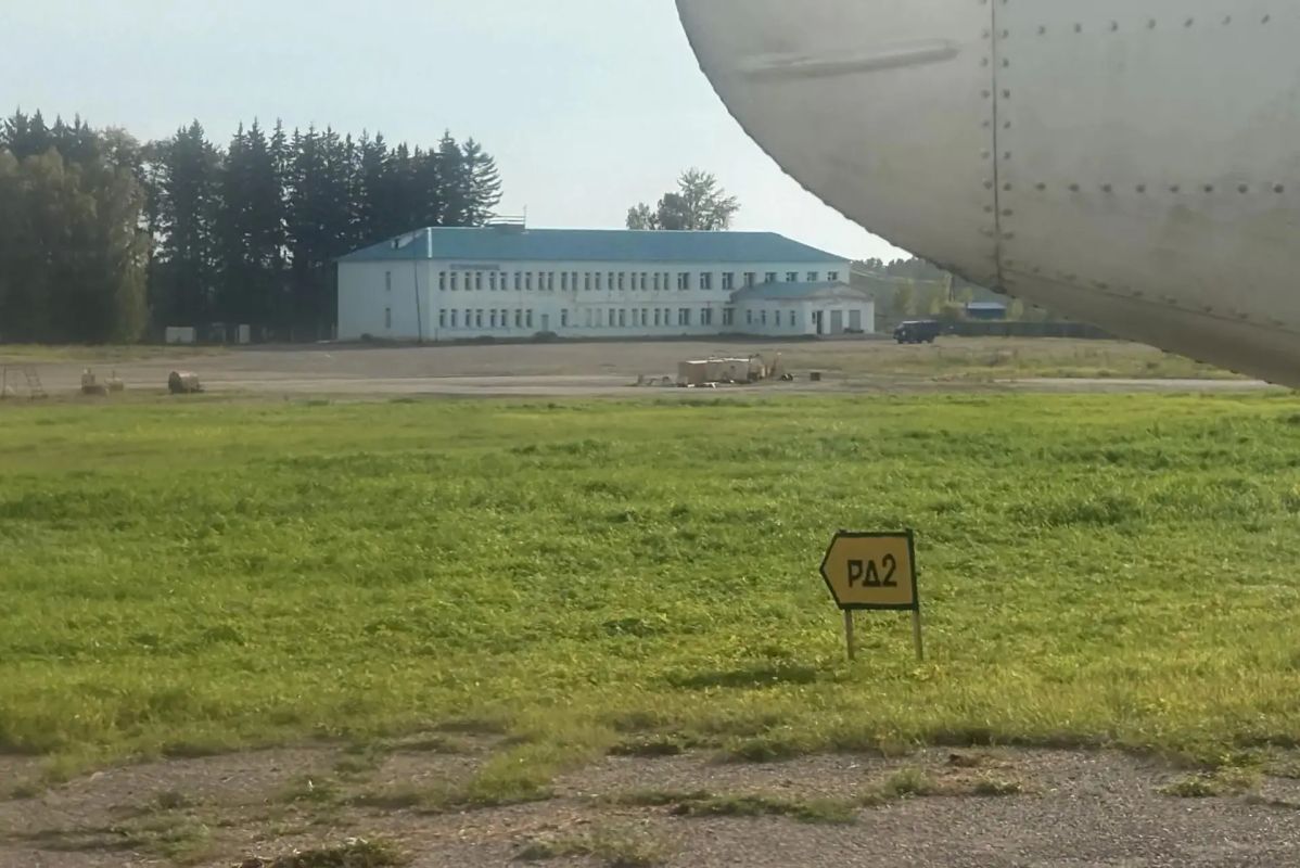 Аэропорт Киренска начнет принимать самолеты с 8 сентября Аэропорт Киренска начнет принимать самолеты с 8 сентября