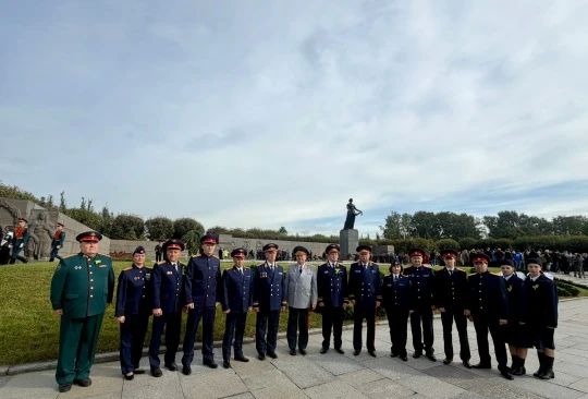 Сотрудники СК России и кадеты почтили память погибших в период блокады Ленинграда Сотрудники СК России и кадеты почтили память погибших в период блокады Ленинграда