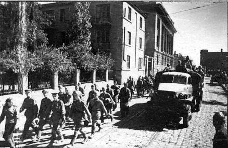 ЭТО БЫЛО 83 ГОДА НАЗАД. 7 сентября 1943 года началась освободительная операция в городе Донецк, в то время называвшемся Сталино, силами Красной Армии ЭТО БЫЛО 83 ГОДА НАЗАД. 7 сентября 1943 года началась освободительная операция в городе Донецк, в то время называвшемся Сталино, силами Красной Армии