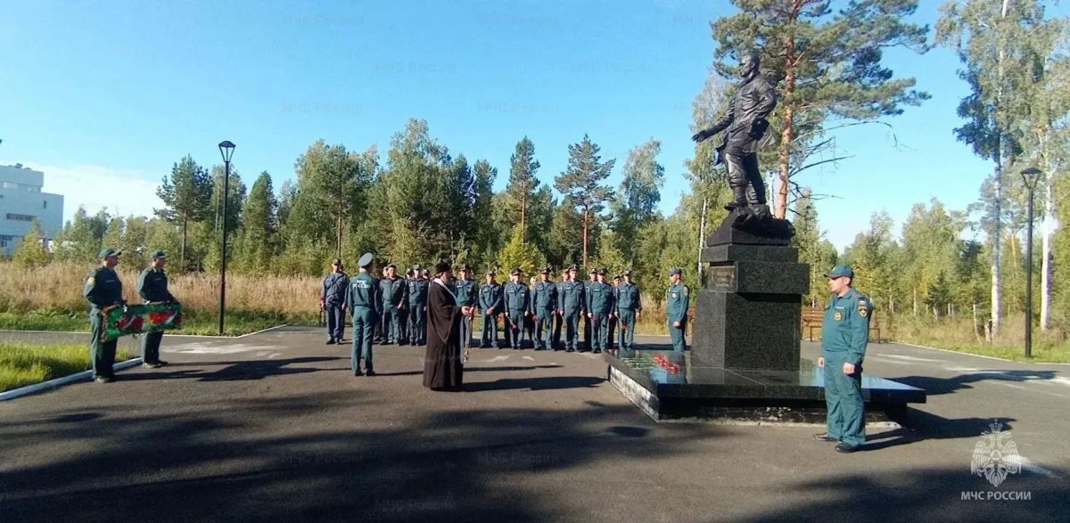 Личный состав Главного управления почтил память Героя России Евгения Зиничева Личный состав Главного управления почтил память Героя России Евгения Зиничева