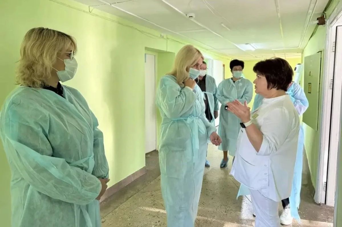 Заместитель Председателя Правительства Иркутской области Наталья Дикусарова оценила ход капитального ремонта Братского перинатального центра Заместитель Председателя Правительства Иркутской области Наталья Дикусарова оценила ход капитального ремонта Братского перинатального центра