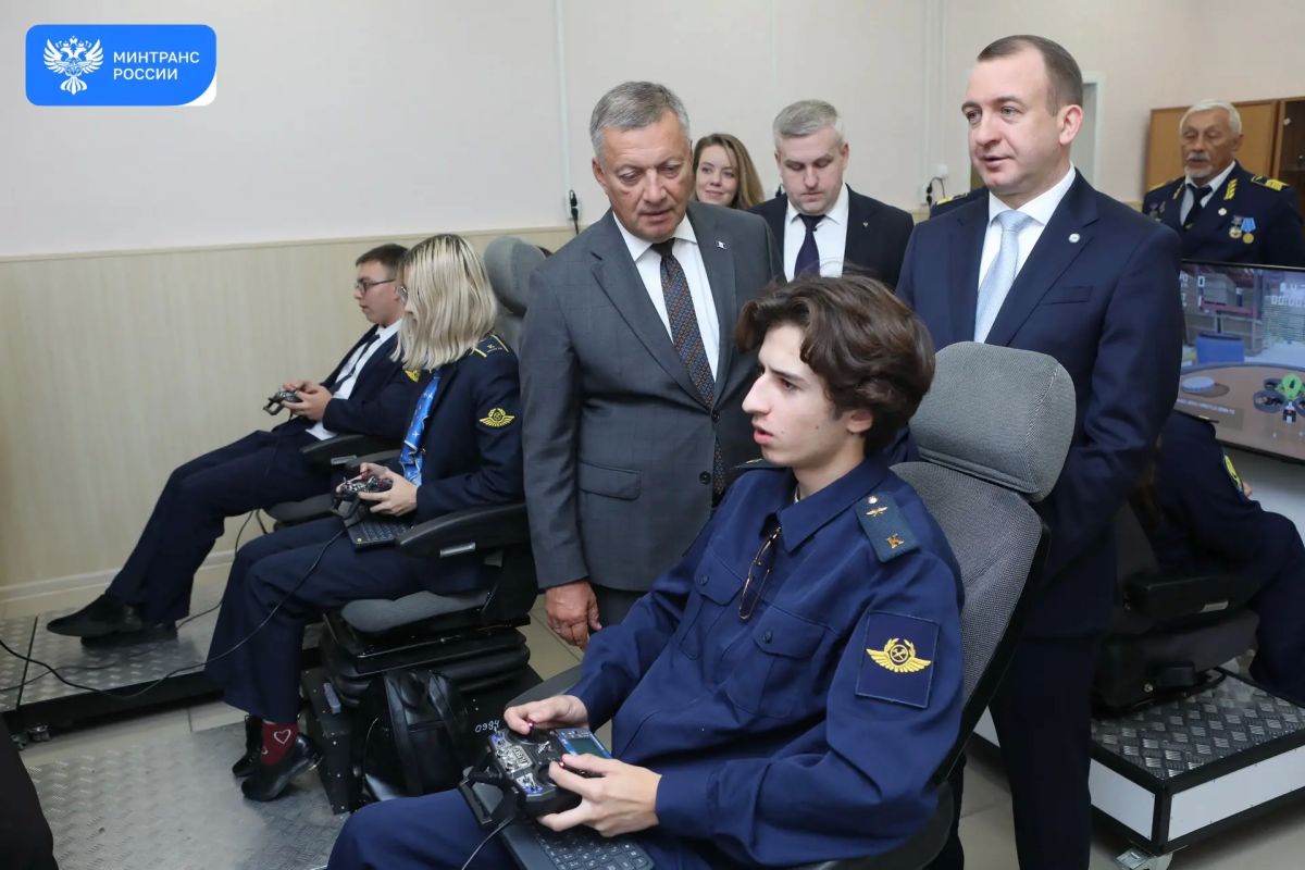 Владимир Потешкин: «Опыт капремонта аэродрома Усть-Кута необходимо масштабировать на всю Иркутскую область» Владимир Потешкин: «Опыт капремонта аэродрома Усть-Кута необходимо масштабировать на всю Иркутскую область»