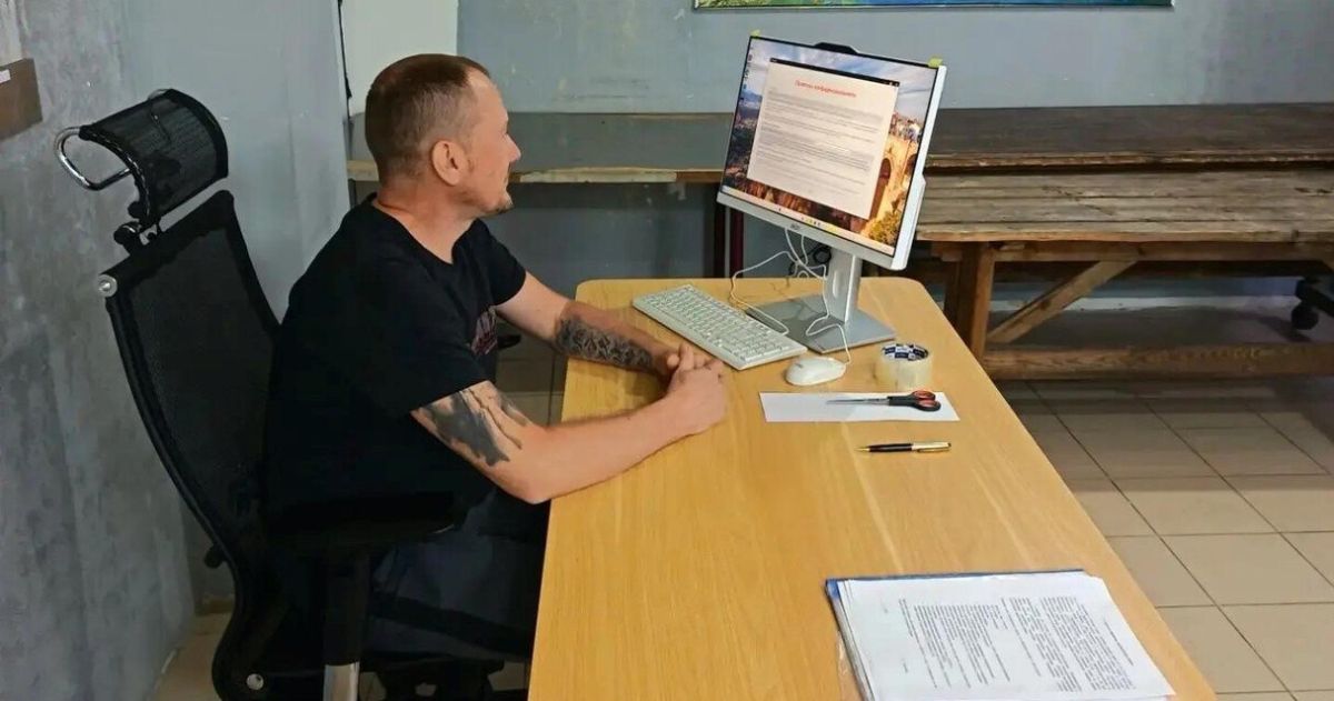 В Усть-Илимске создали инклюзивные условия труда для ветерана СВО