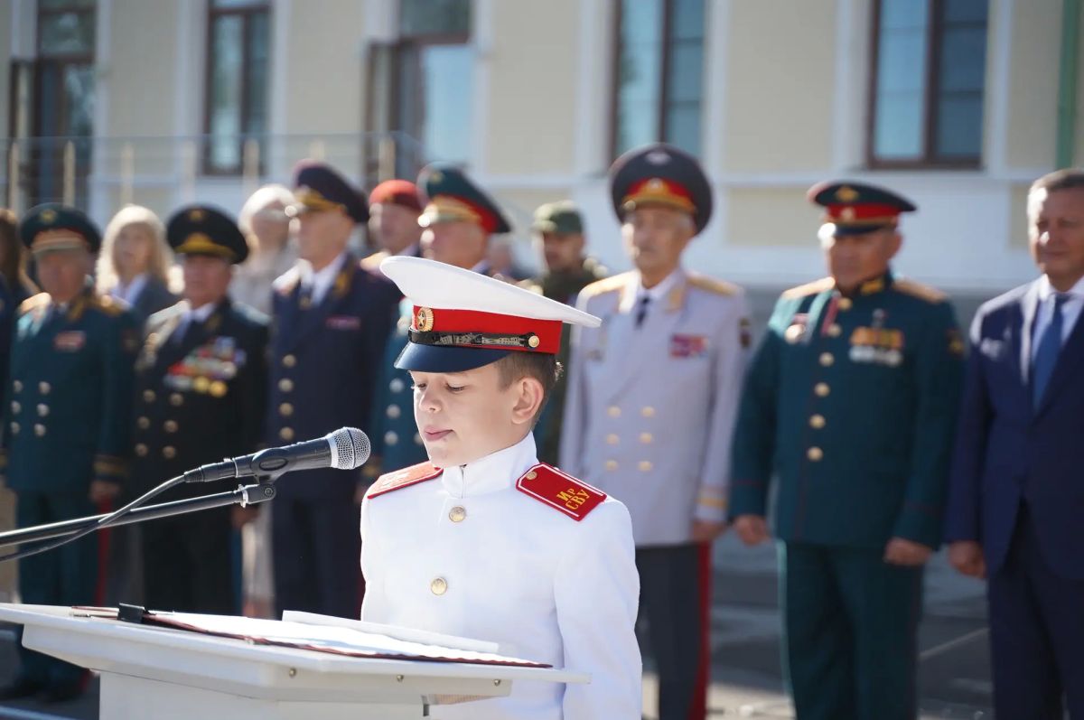 Первокурсников Иркутского суворовского военного училища посвятили в суворовцы Первокурсников Иркутского суворовского военного училища посвятили в суворовцы