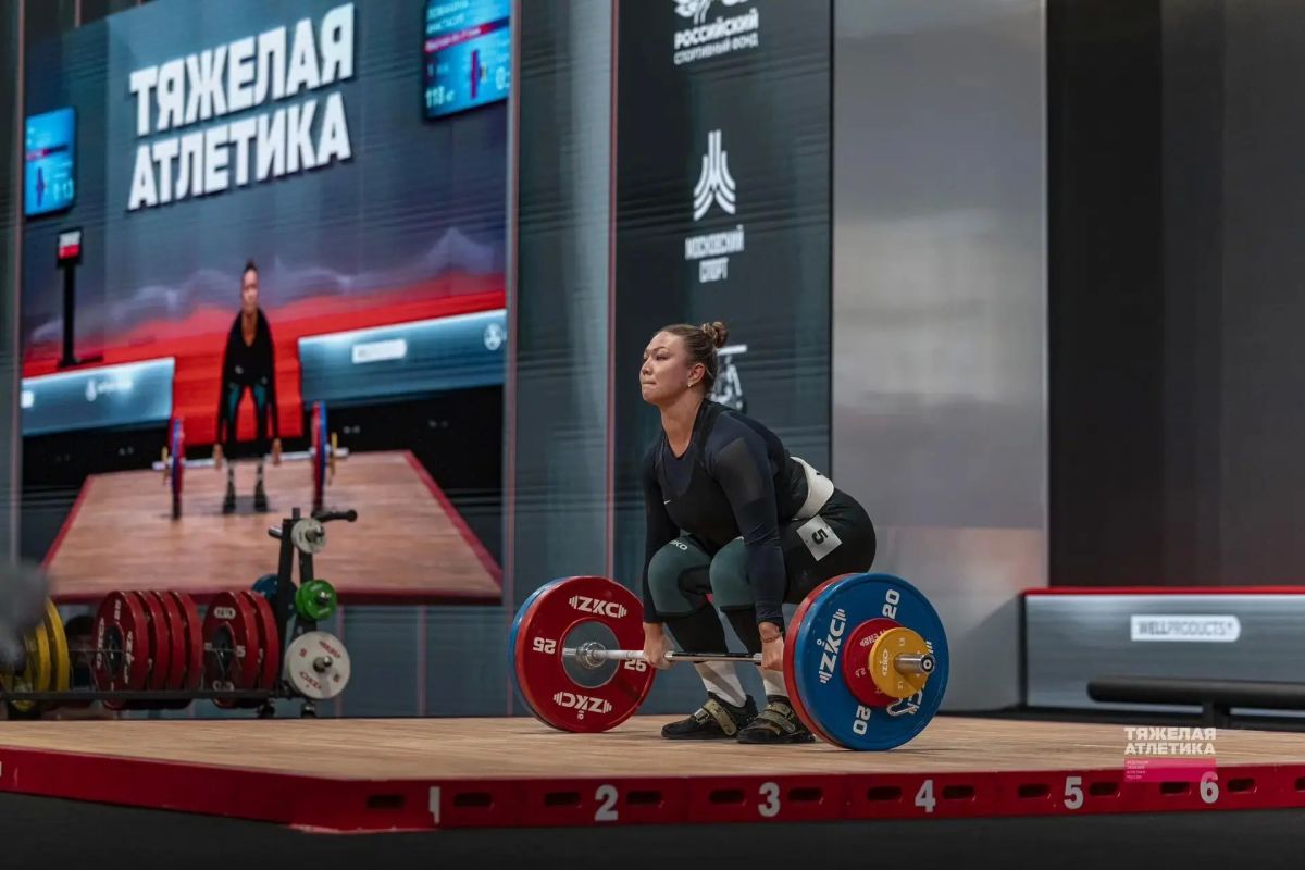Спортсменки Приангарья выиграли четыре медали на чемпионате России по тяжёлой атлетике среди женщин, который с 10 по 13 сентября проводился в Москве Спортсменки Приангарья выиграли четыре медали на чемпионате России по тяжёлой атлетике среди женщин, который с 10 по 13 сентября проводился в Москве